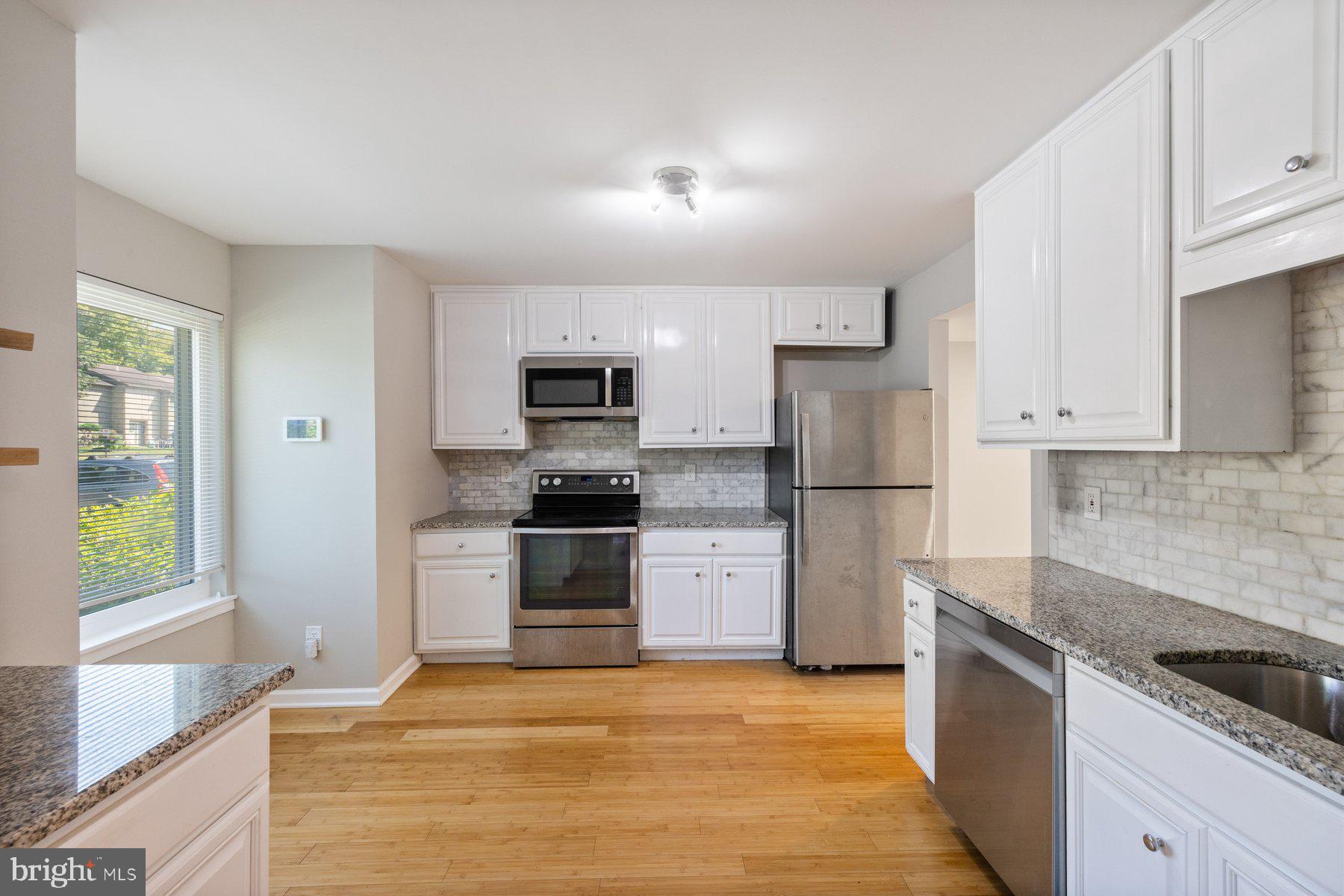 19422 Thomas Farm Road Montgomery Village, MD 20886 - Photo 8 of 36 Kitchen
