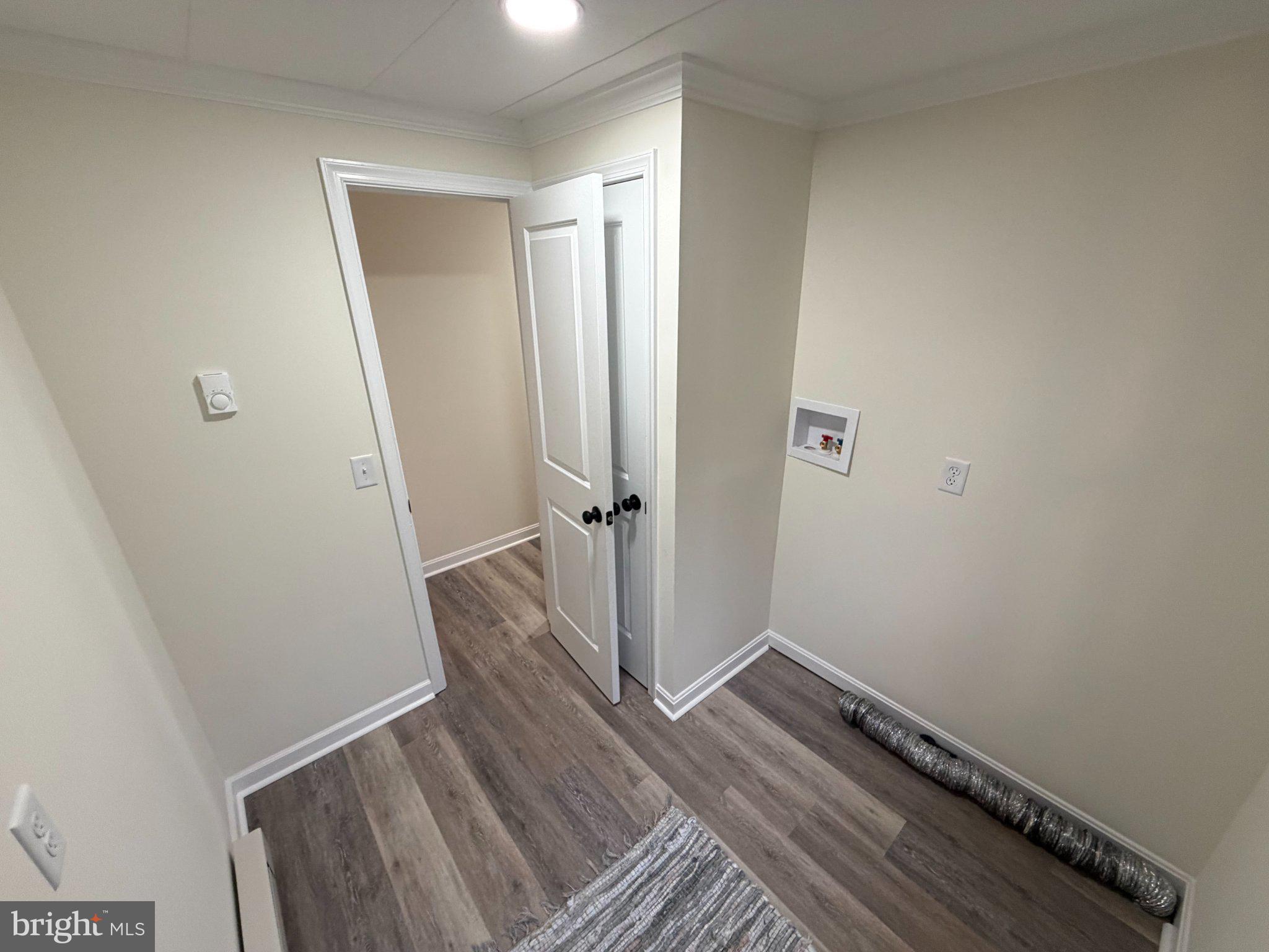 22206 Wetipquin Road Quantico, MD 21856 - Photo 7 of 19 Bright and inviting entryway space.