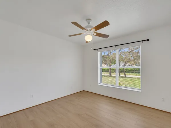 $1,950 | 11171 Airport Drive, Sebastian, FL 32958