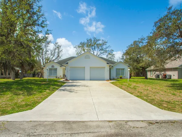 $1,950 | 11171 Airport Drive, Sebastian, FL 32958