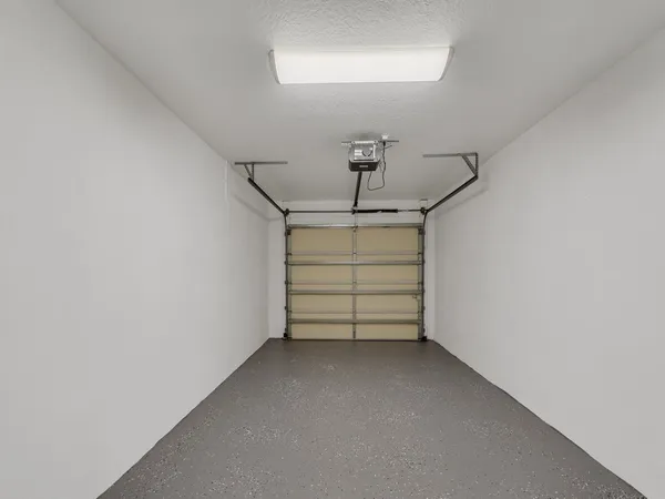 $1,950 | 11171 Airport Drive, Sebastian, FL 32958