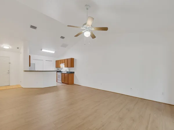 $1,950 | 11171 Airport Drive, Sebastian, FL 32958