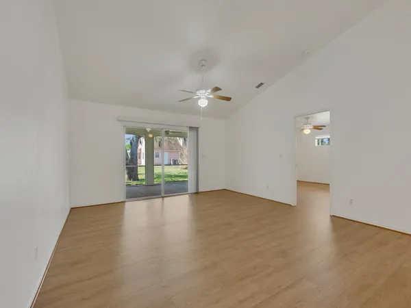 $1,950 | 11171 Airport Drive, Sebastian, FL 32958