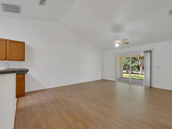 $1,950 | 11171 Airport Drive, Sebastian, FL 32958