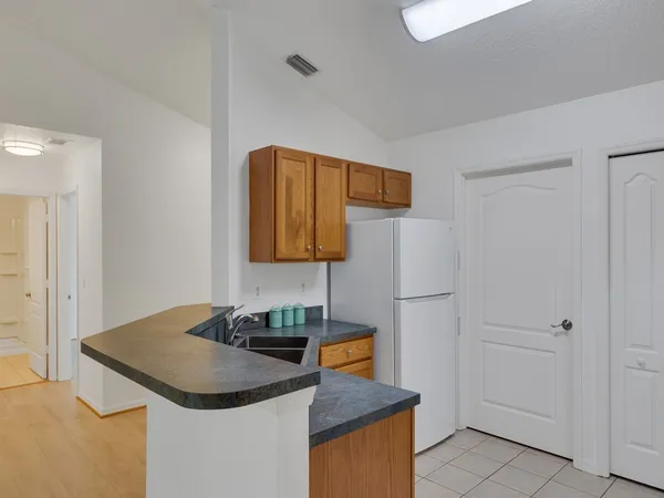 $1,950 | 11171 Airport Drive, Sebastian, FL 32958