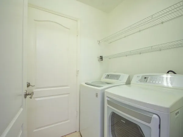 $1,950 | 11171 Airport Drive, Sebastian, FL 32958