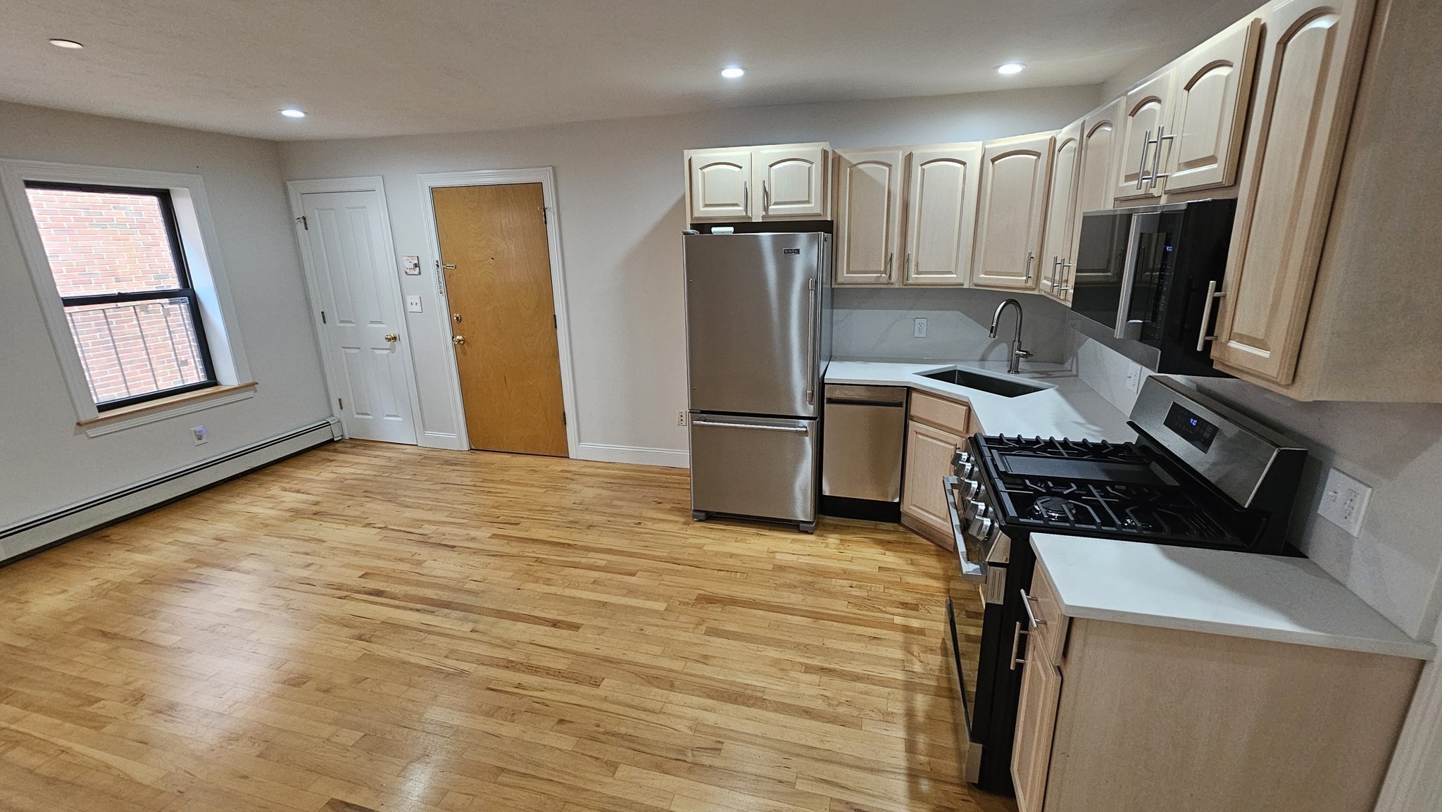 39 Salutation Street, Unit 33 Boston, MA 02109 - Photo 3 of 12 Gallery Image 3
