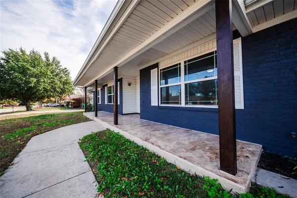 $2,450 | 1911 College Avenue, Gainesville, TX 76240