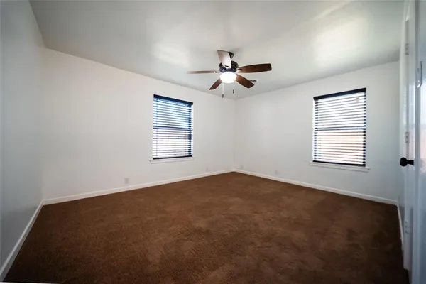 $2,450 | 1911 College Avenue, Gainesville, TX 76240