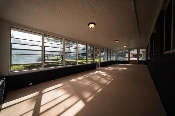 $2,450 | 1911 College Avenue, Gainesville, TX 76240