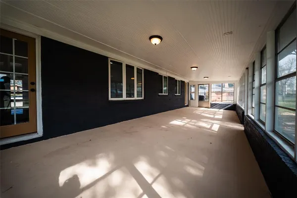 $2,450 | 1911 College Avenue, Gainesville, TX 76240