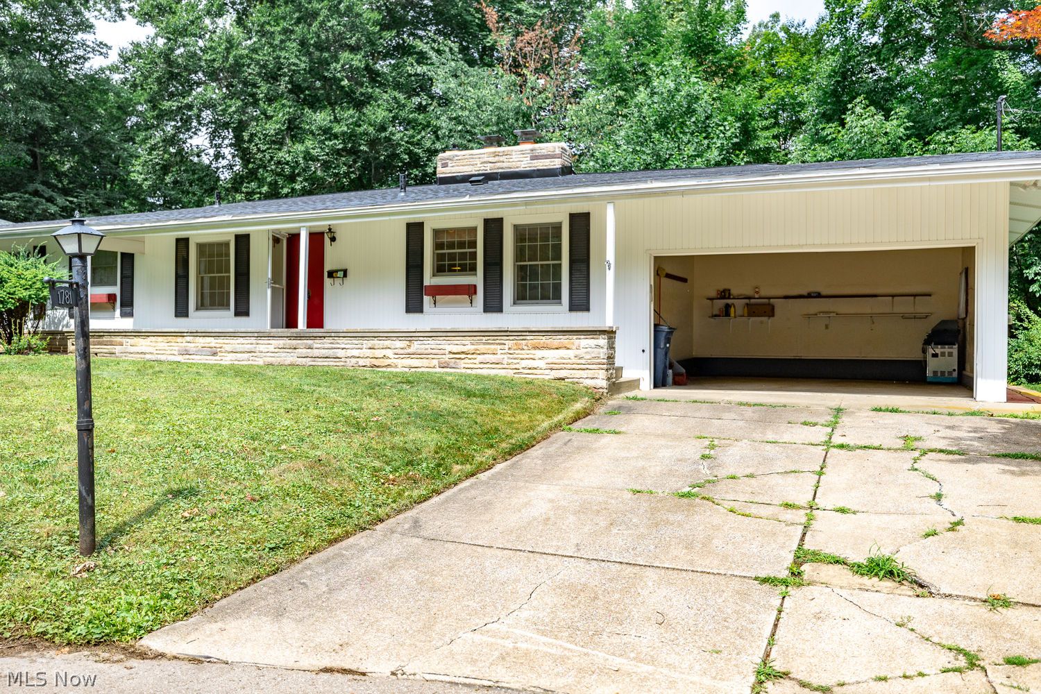 1781 Brookshire Road Akron, OH 44313 - Photo 3 of 50