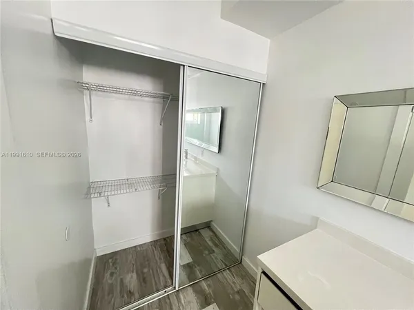 $1,700 | 220 Collins Avenue, Unit 3A, Miami Beach, FL 33139