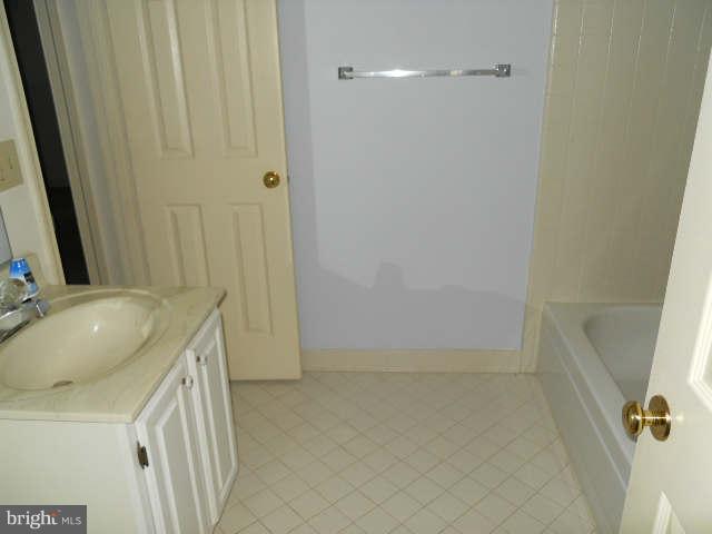 11812 Bishops Content Road Bowie, MD 20721 - Photo 13 of 18 Hall Bath