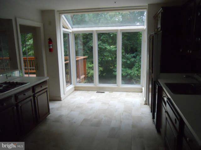 11812 Bishops Content Road Bowie, MD 20721 - Photo 4 of 18 Kitchen