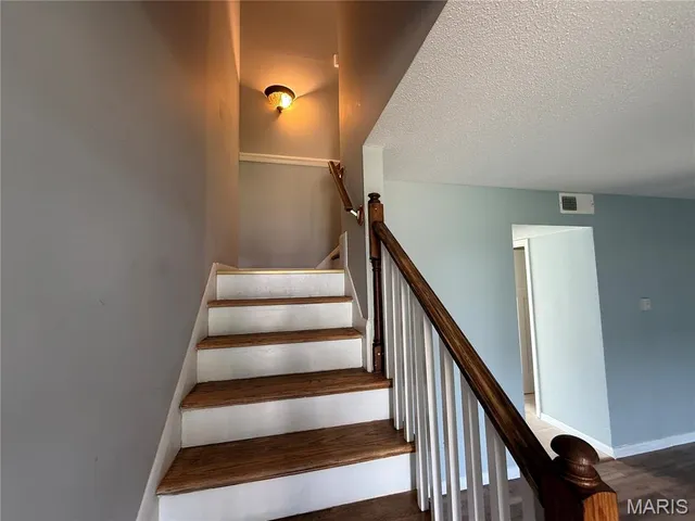 $159,900 | 846 Dumont Place, St. Louis, MO 63125