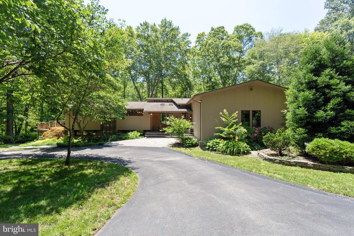 1050 Plum Point Road Huntingtown, MD 20639 - Photo 48 of 53 Circular driveway to the front of the house