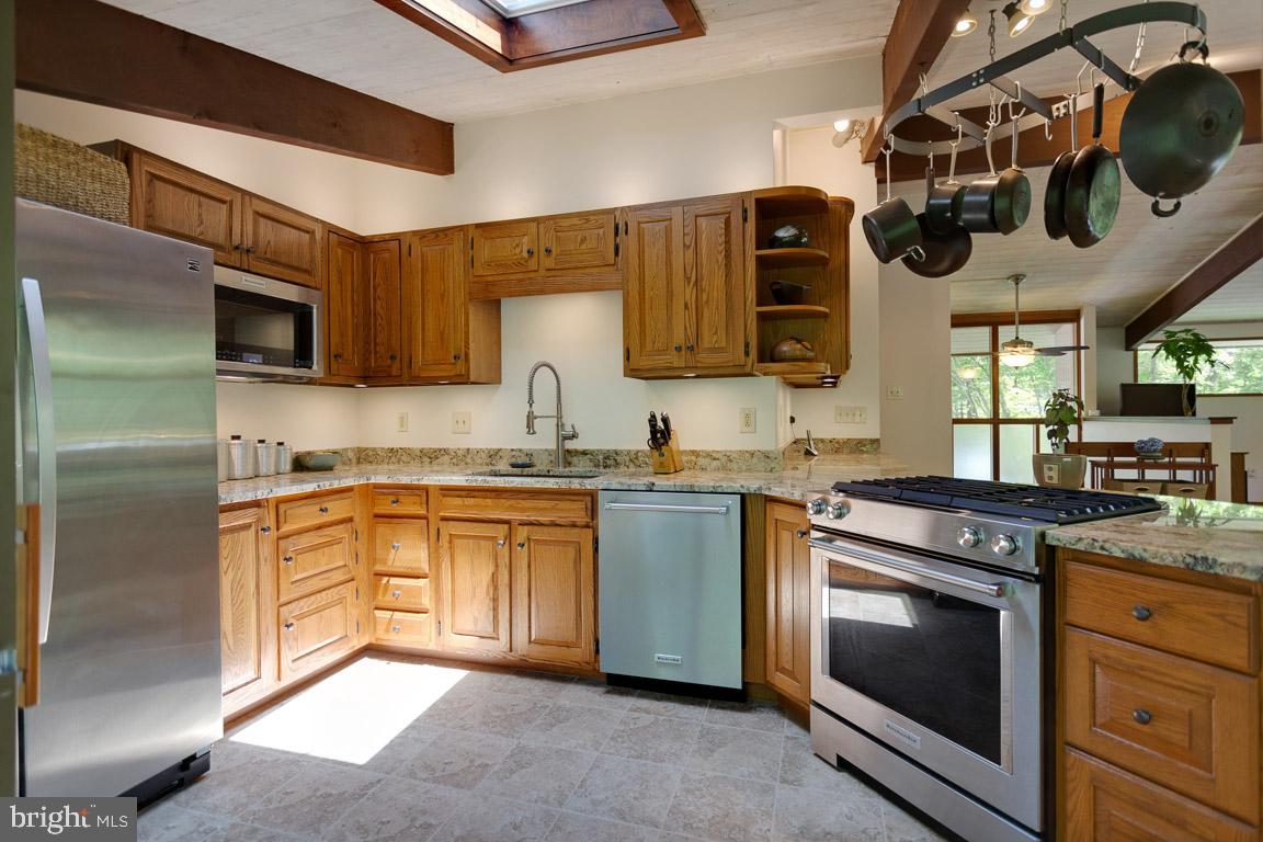 1050 Plum Point Road Huntingtown, MD 20639 - Photo 6 of 53 Kitchen with new Stainless Appliances & Granite