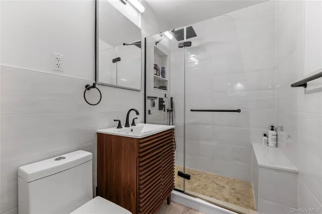 $2,950 | 17-85 215th Street, Unit 14L | Bay Terrace