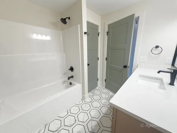 $829,900 | 5631 Pioneer Pass Southeast, Unit 15, Caledonia, MI 49316