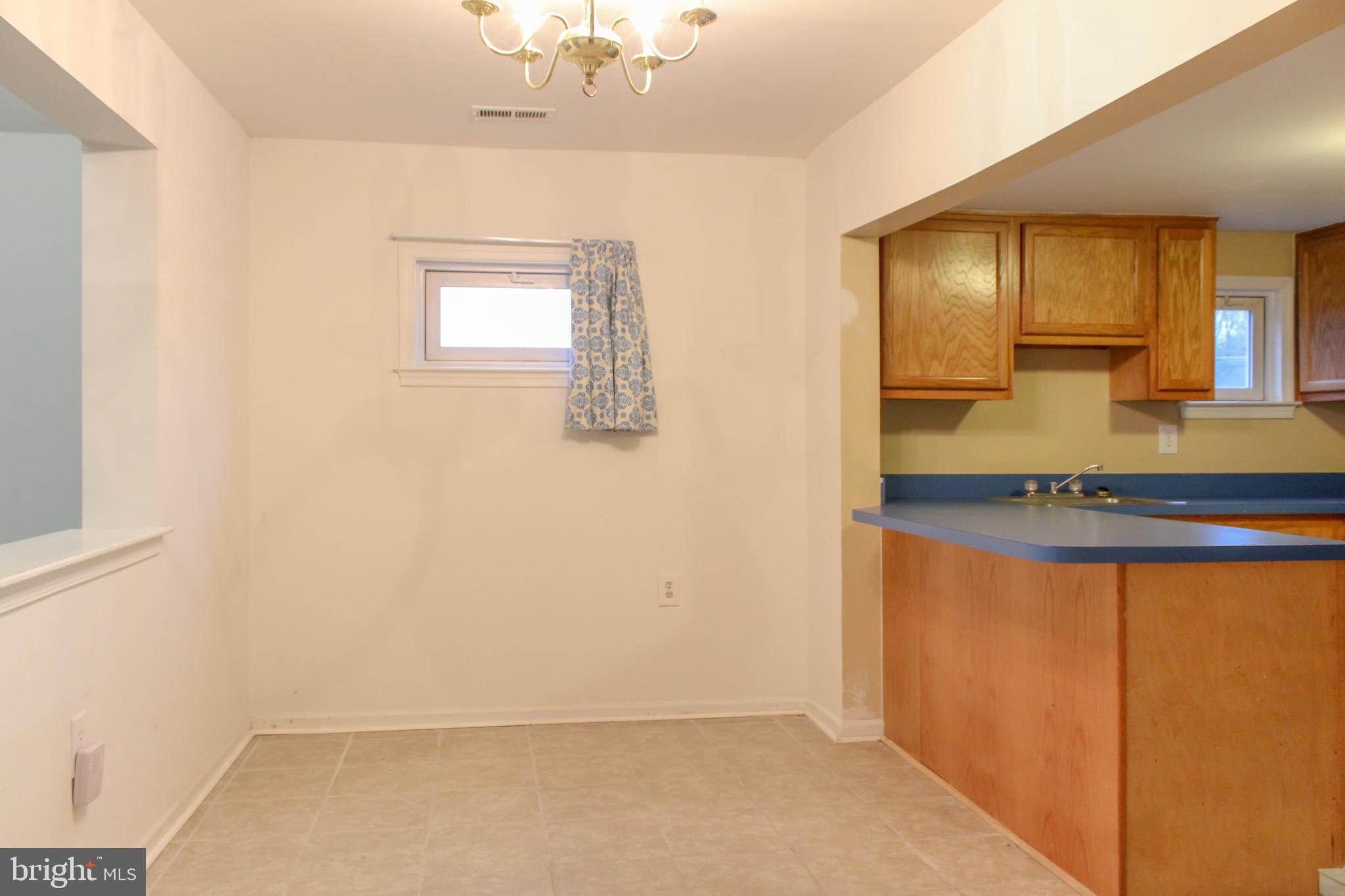 10801 Tippett Road Clinton, MD 20735 - Photo 6 of 17 Dining Area