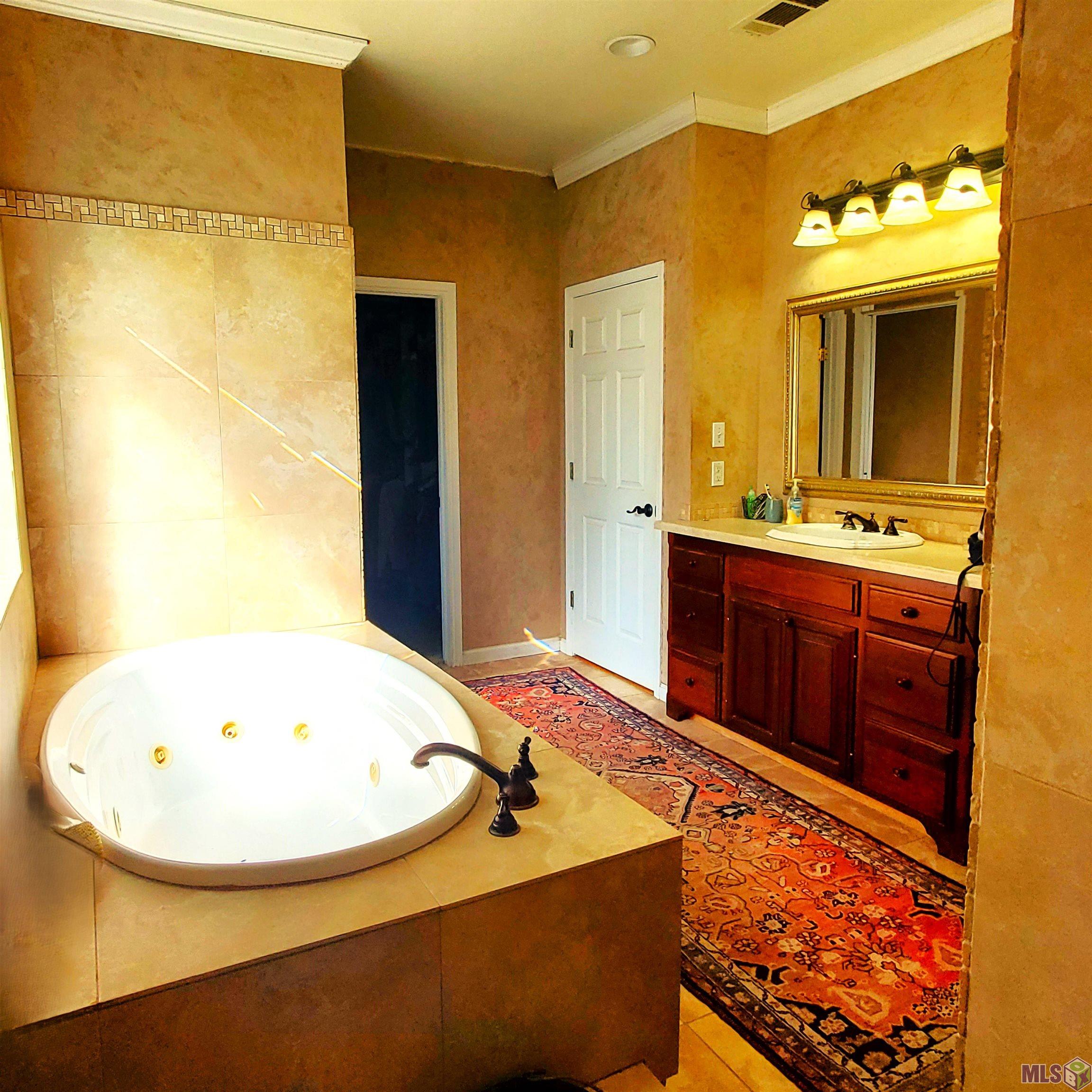 28243 Greenwell Springs Road Greenwell Springs, LA 70739 - Photo 20 of 40 Primary Bath