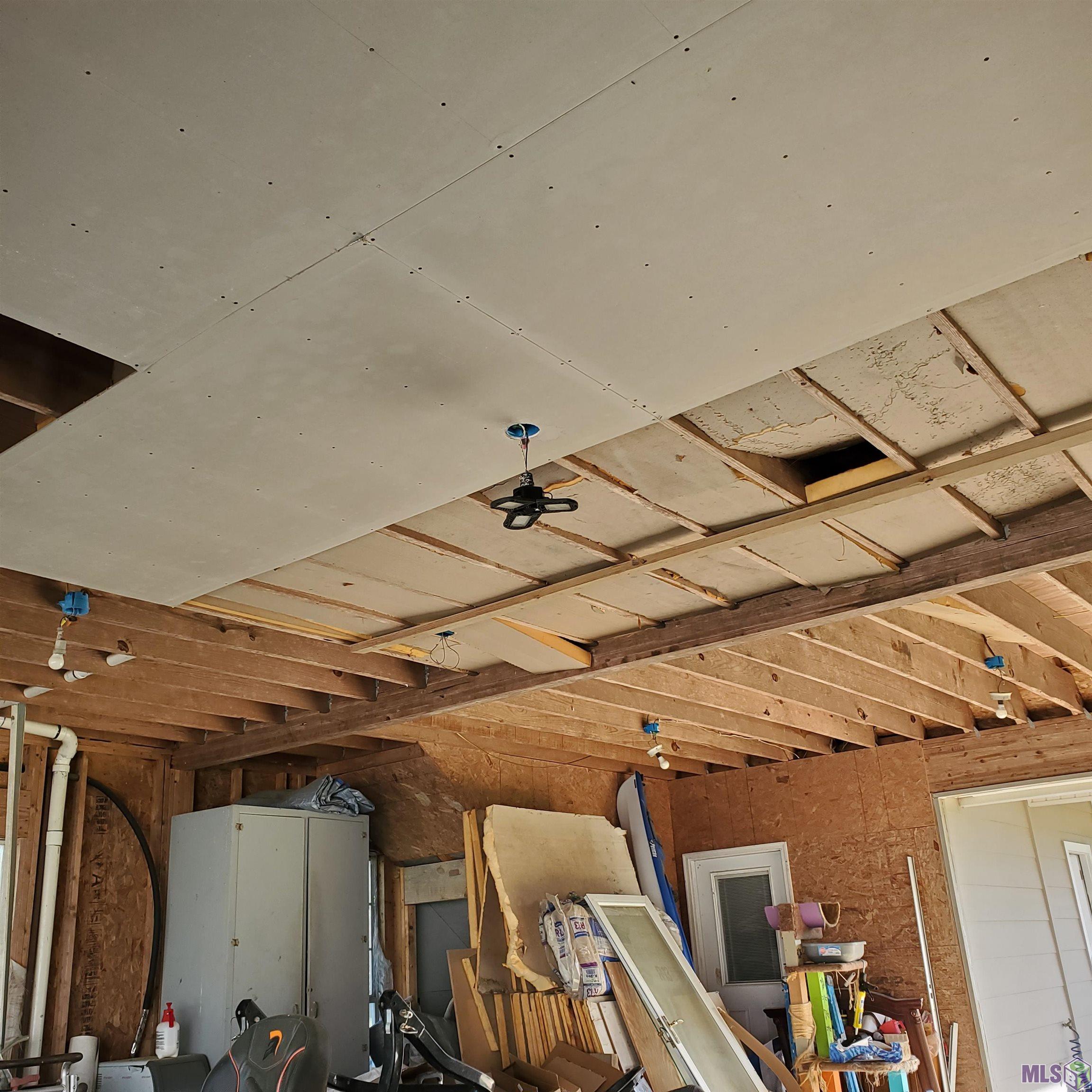 28243 Greenwell Springs Road Greenwell Springs, LA 70739 - Photo 39 of 40 Garage