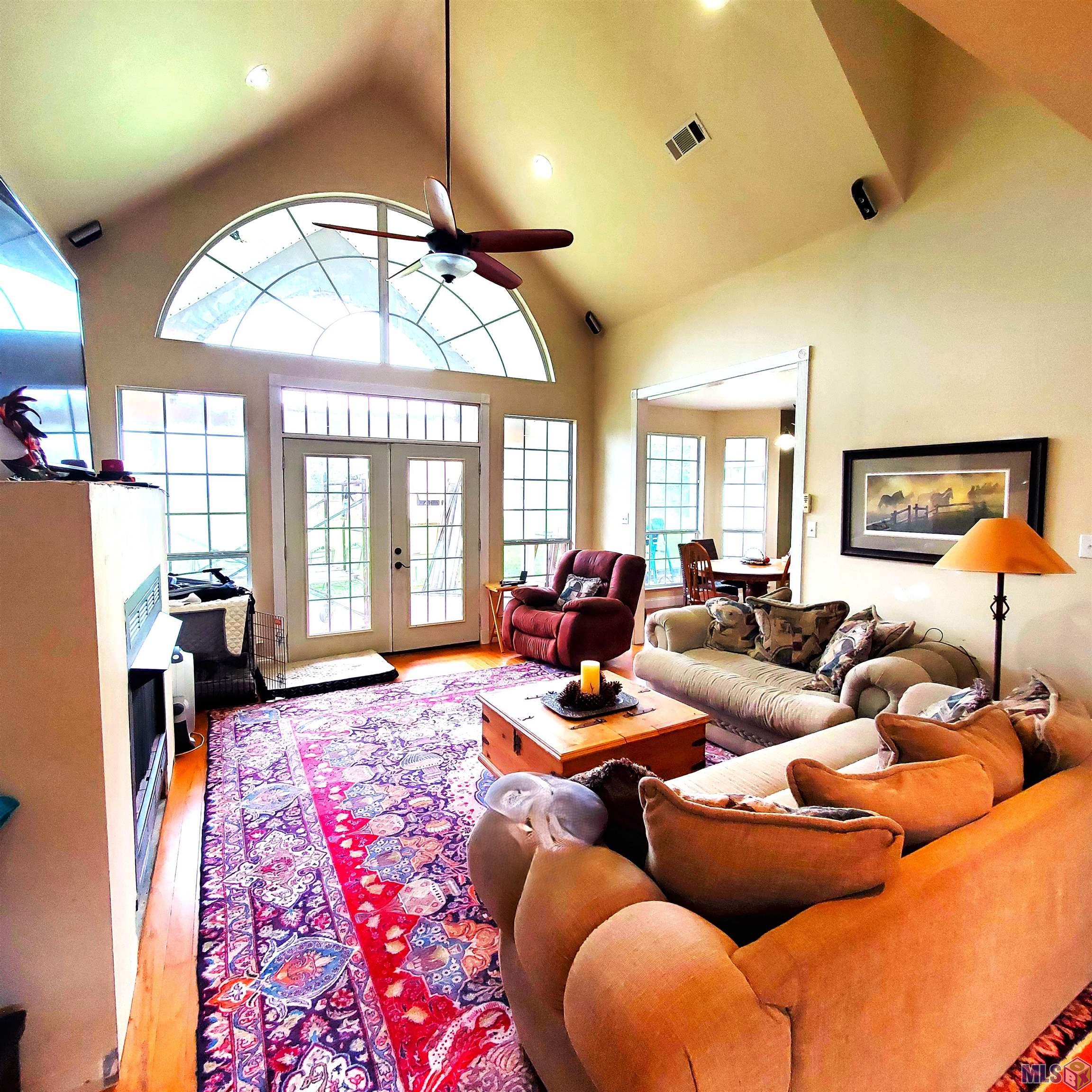 28243 Greenwell Springs Road Greenwell Springs, LA 70739 - Photo 10 of 40 Living