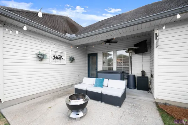 $273,500 | 12396 Dutchtown Villa Drive, Geismar, LA 70734