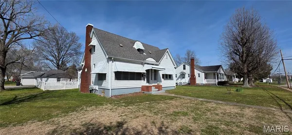 $225,000 | 901 East Main Street, Steeleville, IL 62288