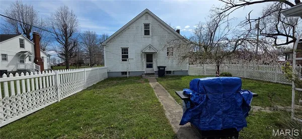 $225,000 | 901 East Main Street, Steeleville, IL 62288