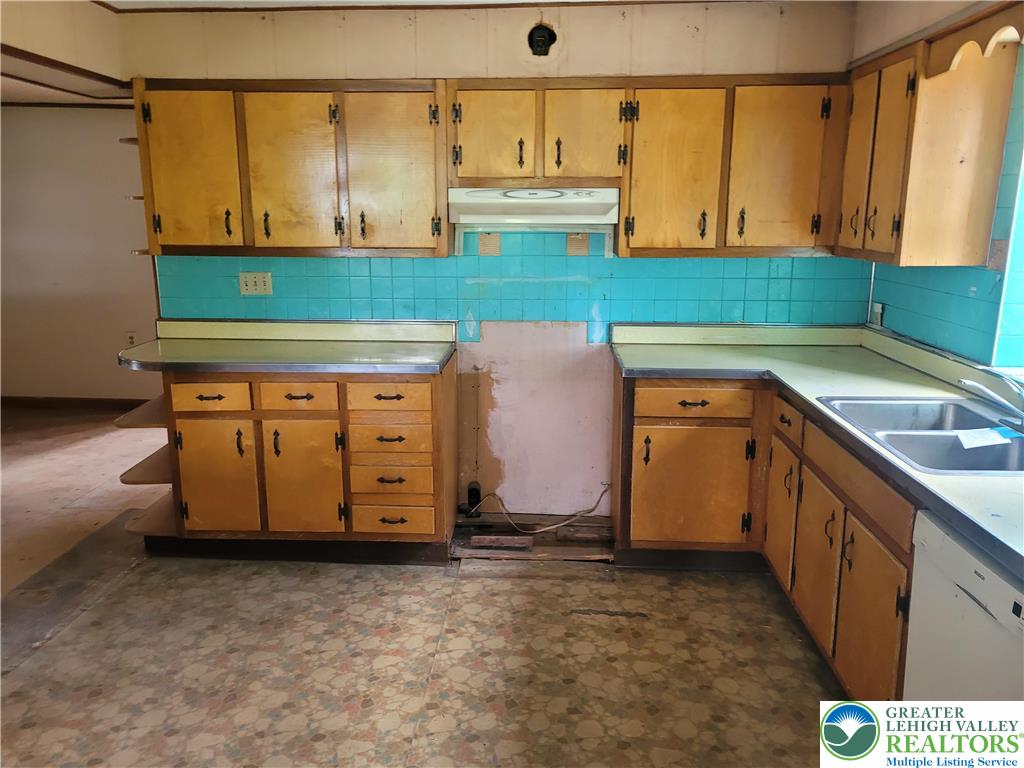 3489 West Walker Road Walnutport, PA 18088 - Photo 3 of 11