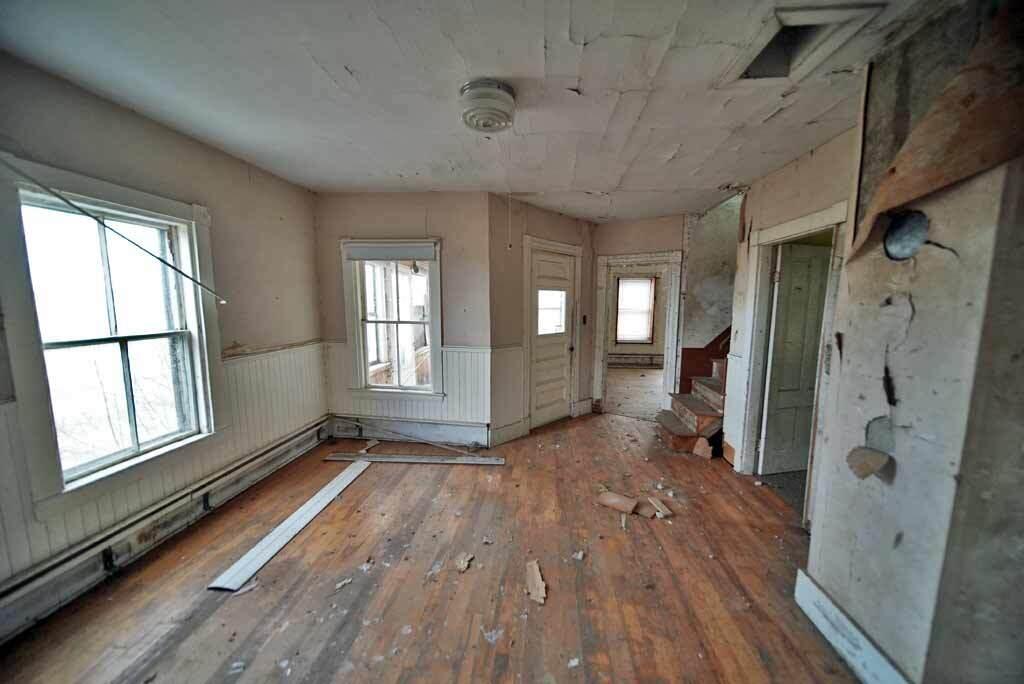 293 Hughes Road Mapleton, ME 04757 - Photo 23 of 56 293-hughes-mapleton-interio