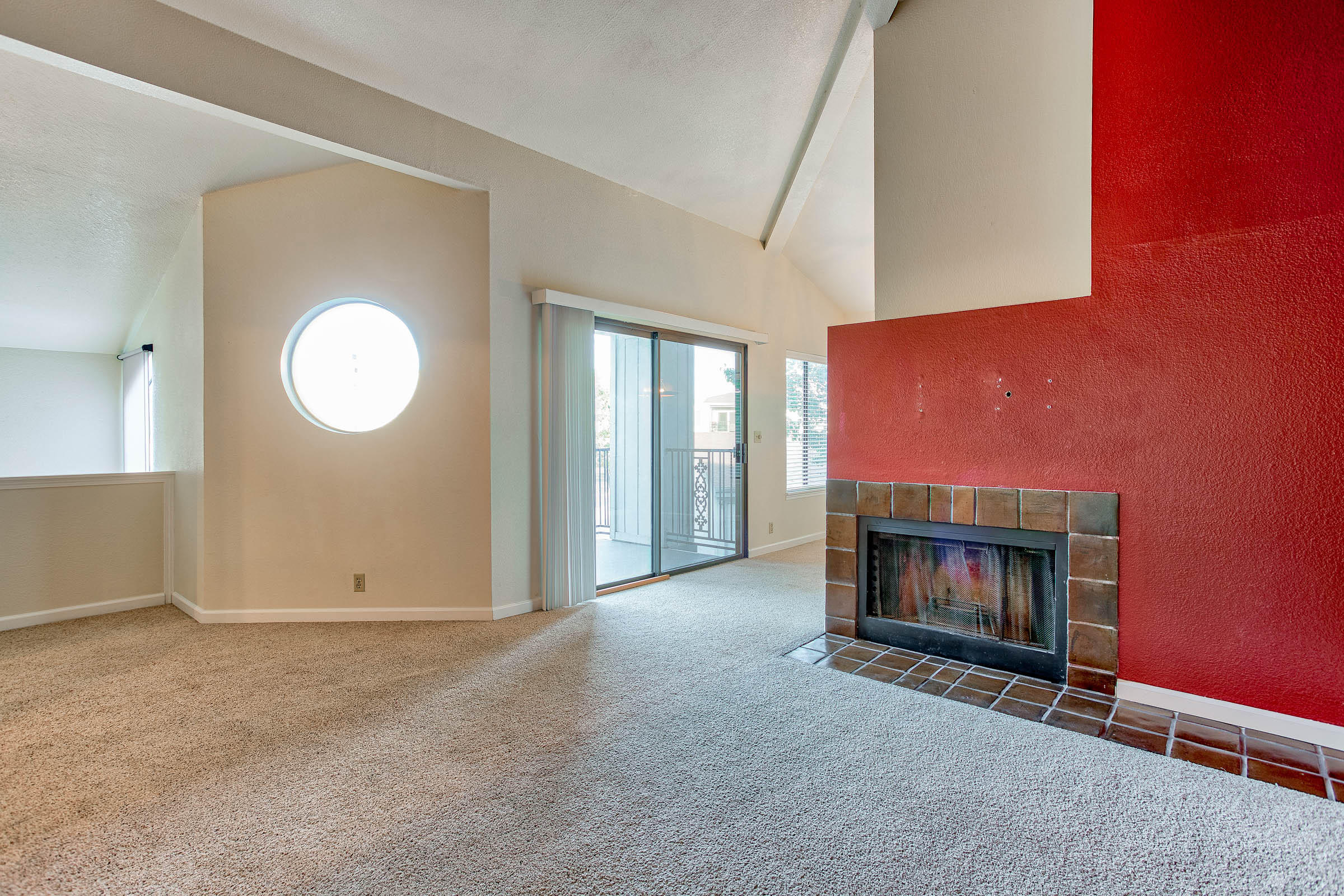 466 Ridgecrest Trail, Unit 237 Redding, CA 96003 - Photo 4 of 22 Spacious living area