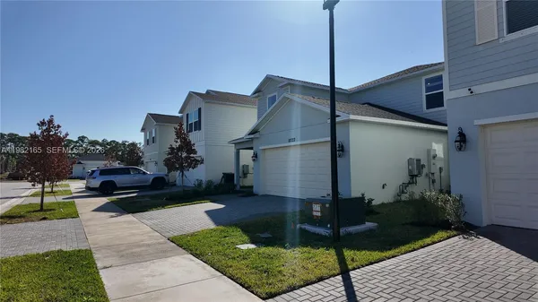 $3,500 | 10722 Northwest Moon Rise Lane, Unit 10722, Port St. Lucie, FL 34987