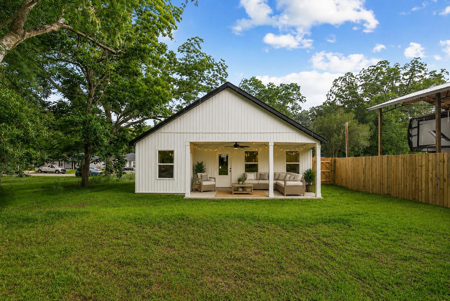 8090 3rd Street Laurel Hill, FL 32567 - Photo 32 of 34 Covered Back Patio!