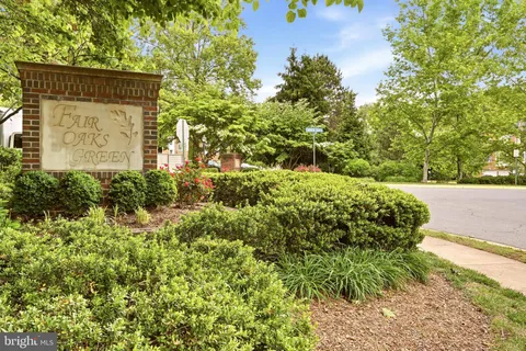 $825,000 | 4093 Oak Village Landing, Fairfax, VA 22033