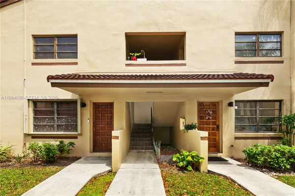 $2,200 | 6316 Southwest 136th Court, Unit 209G, Miami, FL 33183