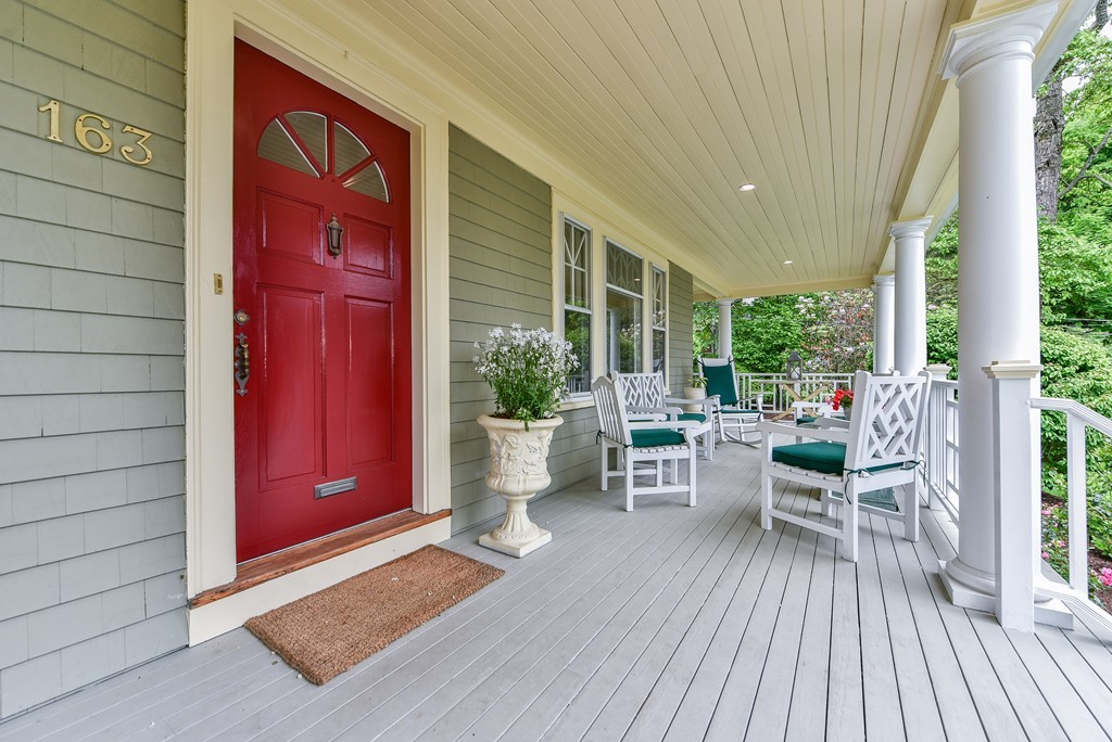 163 Moffat Road Newton, MA 02468 - Photo 3 of 28