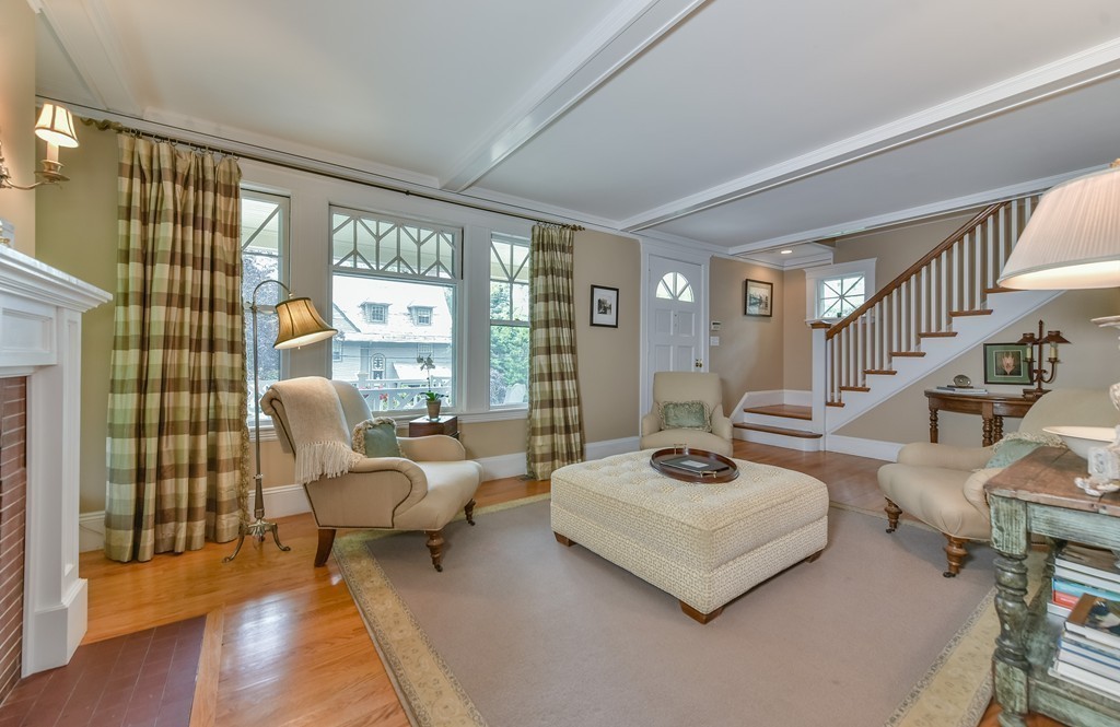 163 Moffat Road Newton, MA 02468 - Photo 5 of 28