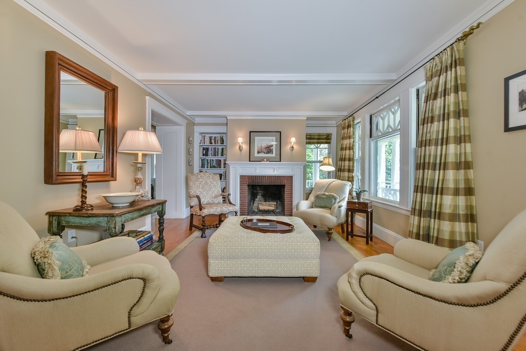 163 Moffat Road Newton, MA 02468 - Photo 6 of 28