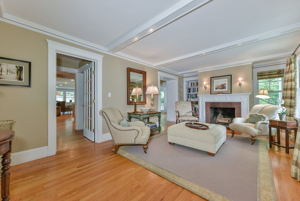 163 Moffat Road Newton, MA 02468 - Photo 7 of 28