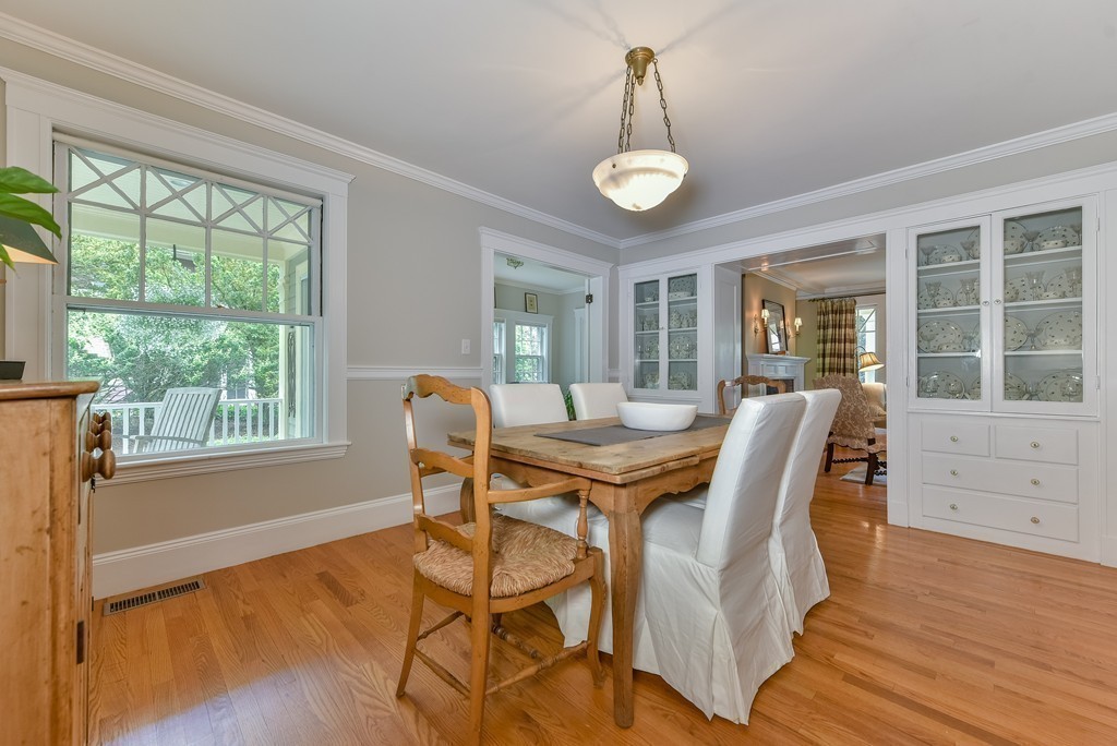 163 Moffat Road Newton, MA 02468 - Photo 8 of 28