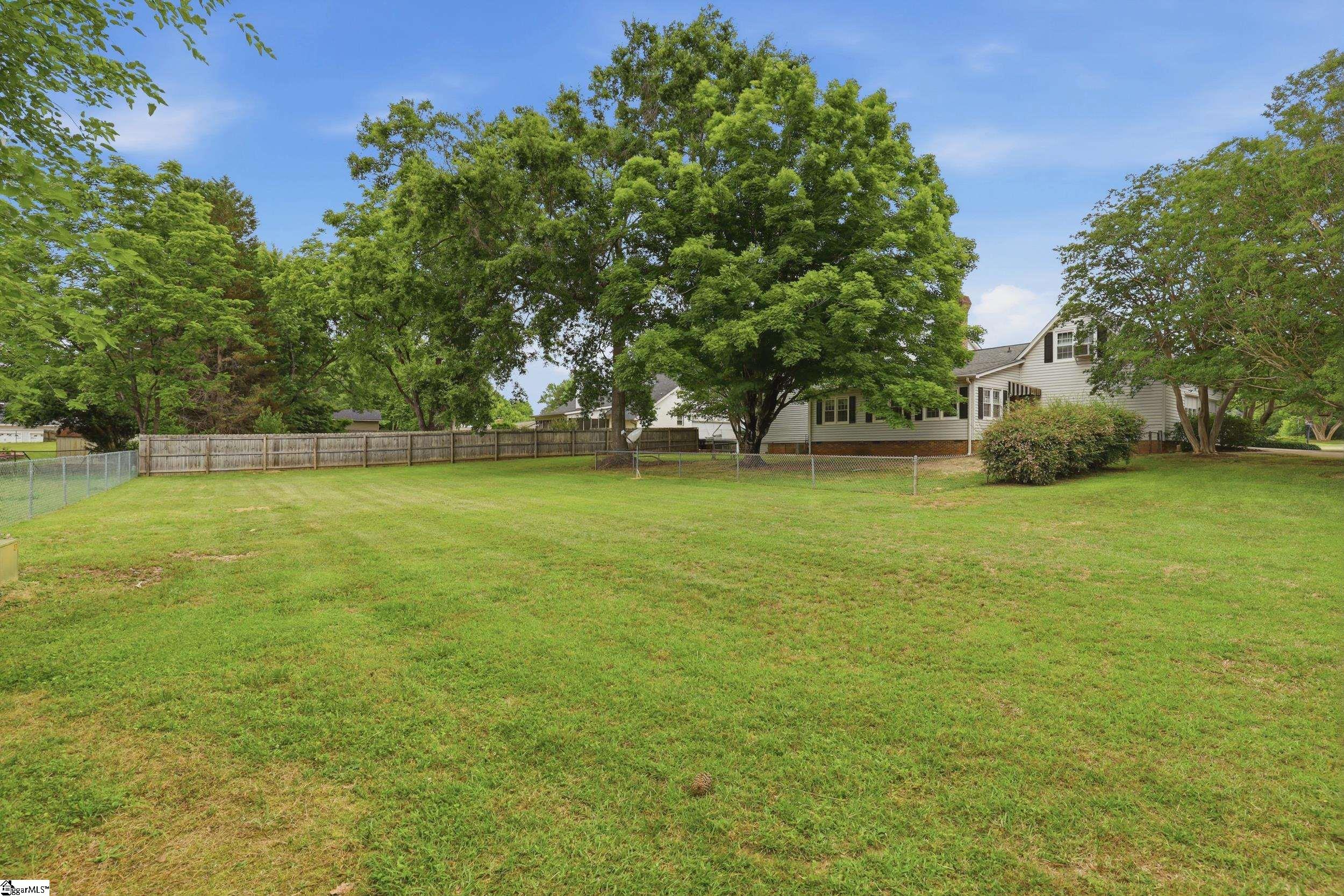 205 Huntington Road Easley, SC 29642 - Photo 2 of 35