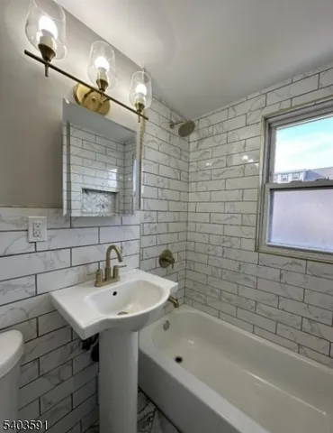 $2,250 | 501 Green Street, Elizabeth, NJ 07202