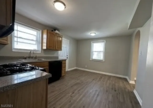 $2,250 | 501 Green Street, Elizabeth, NJ 07202