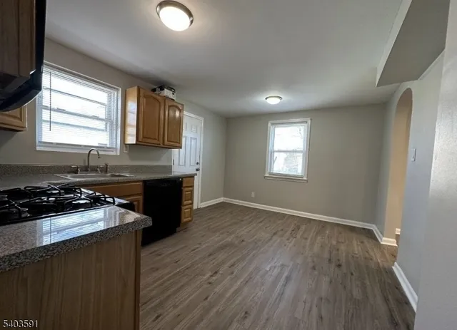 $2,250 | 501 Green Street, Elizabeth, NJ 07202