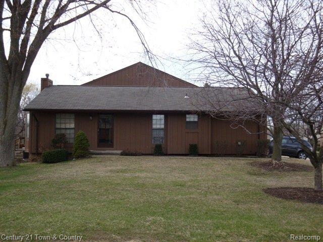 1996 Pondview Court Rochester, MI 48309 - Photo 1 of 11 Front View