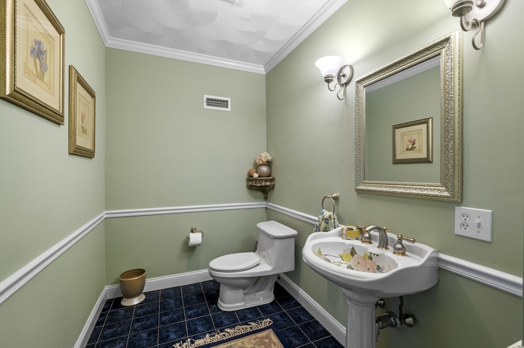 353 Main Street Saugus, MA 01906 - Photo 20 of 42 Gallery Image 20