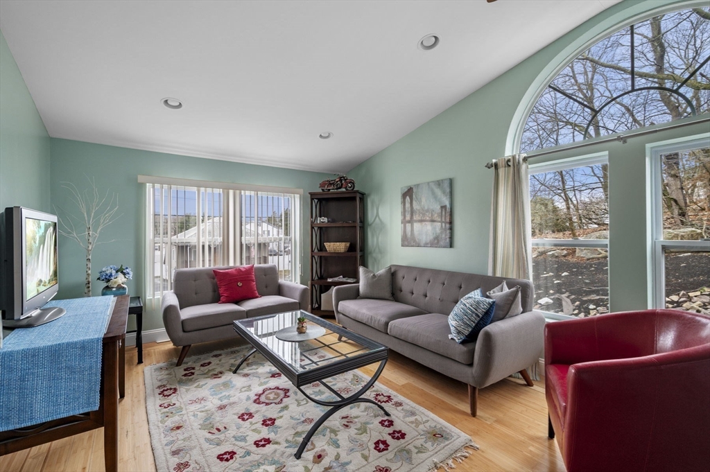 353 Main Street Saugus, MA 01906 - Photo 21 of 42 Gallery Image 21